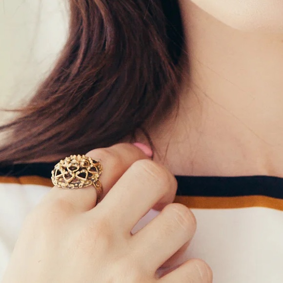 Vintage Gold Heart Filigree Cocktail Adjustable Ring - Picture 10 of 10